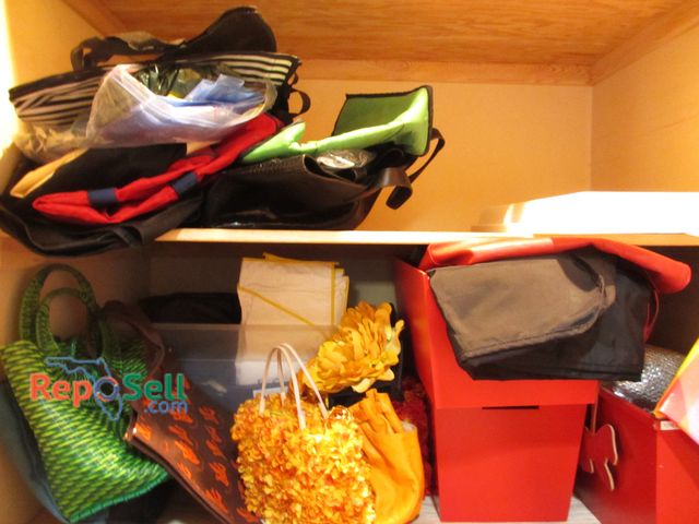 Lot 31-1393 - Lot Of Garment Bags, Totes, Purses etc