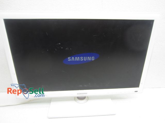 Lot 31-7122 - 22" White Samsung TV - Powers On
