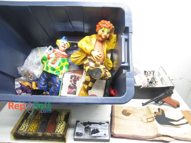 Lot 31-6157 - Estate lot: toys, collectibles, ceramic clowns etc. in tote