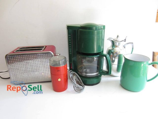 Lot 31-9162 - Five kitchen items including a Bella two-slice toaster , red Braun electric coffee grinder with cord...