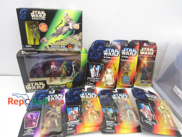 Lot 31-8362 - (22) Star Wars Collectibles: Jabba the Hut Dancers, Leia, Darth Maul, Luke Skywalker, C-3P0, etc.