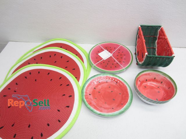 Lot 31-8379 - 12-Piece Set Waterman Dishes And Matching Tablewear