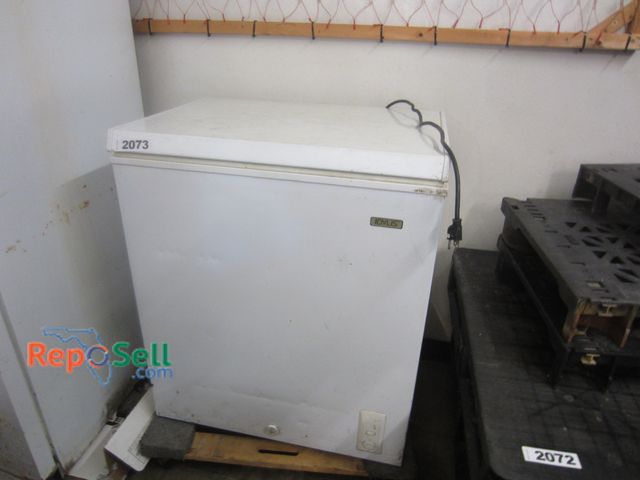 Lot 31-2073 - Idylis Freezer, 33x28x22" - Powers On