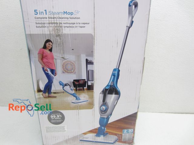 Lot 31-1447 - Black &amp; Decker 5-In-1 Steam Mop #HSMC1321