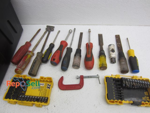 Lot 31-1264 - Lot of Hand Tools with Tote: Screwdrivers, Files, Bits, etc.