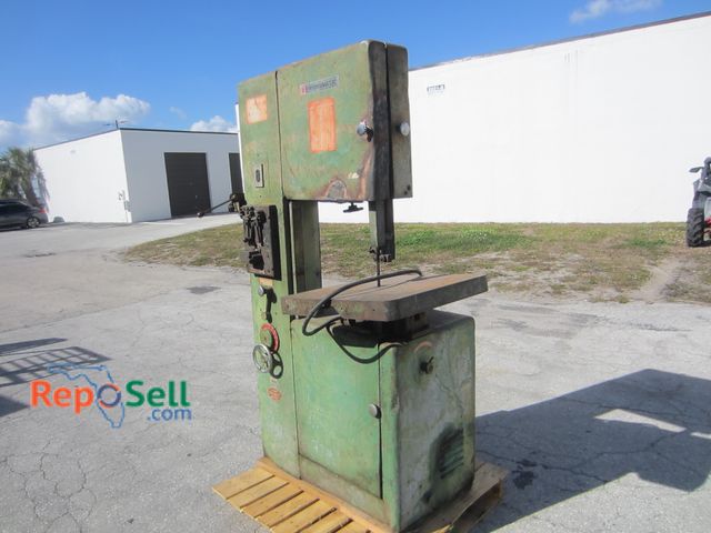 Lot 31-3087 - Powermatic Band Saw #87 With Blade Welder #600 78"Hx32"W