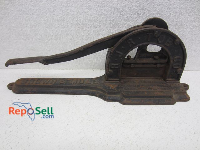 Lot 31-9270 - Browns Mule Tobacco Cutter