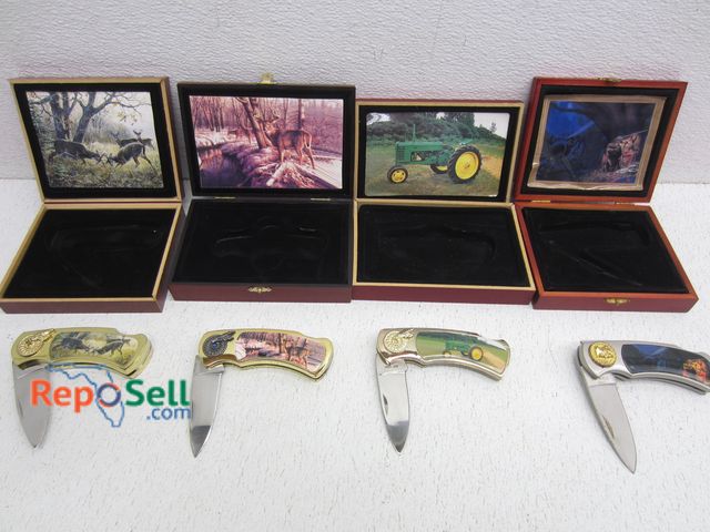 Lot 31-6158 - (4) Collectible Knives w/ Case; Assorted Styles