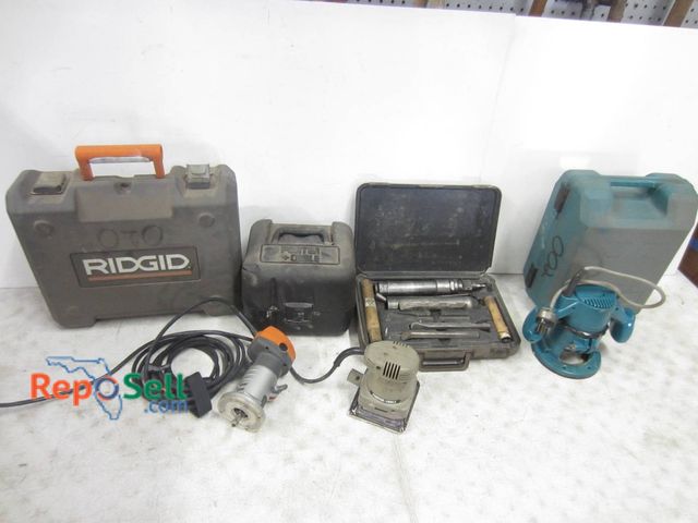 Lot 31-1288 - Multiple Electric Tools, All Of Which Powered On During Testing. Items Include A Ridgid Router With ...
