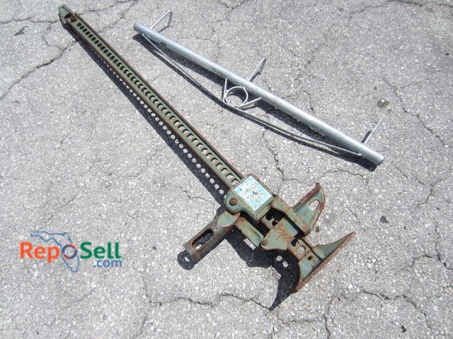 Lot 31-9511 - Farm Jack and Fence Stretcher