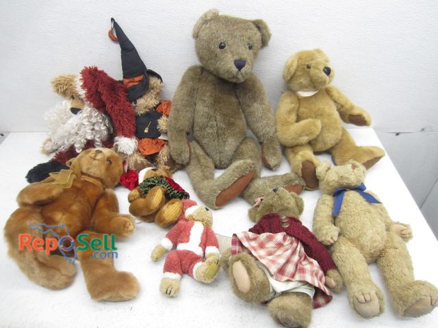 Lot 31-6172 - Lot Of (9) Boyd's Bears, Some With Tags