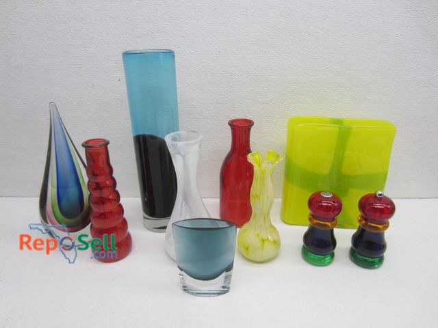 Lot 31-1218 - Lot of (10) Glassware, Vases, Decor, etc