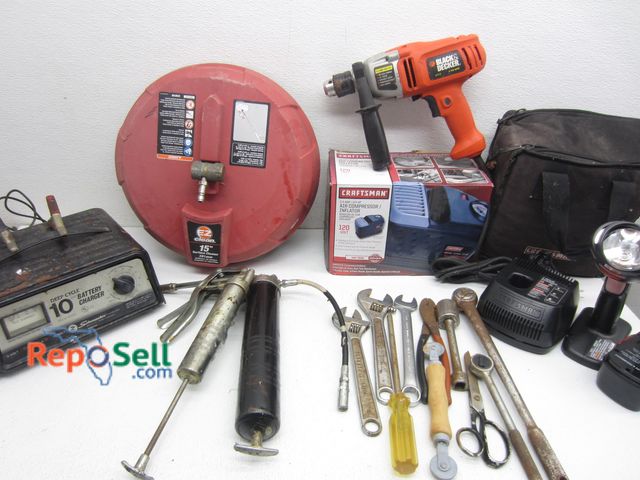 Lot 31-2097 - Tool Lot: 3.3AMP 2/3HP Craftsman Air Compressor/Inflator, Black &amp; Decker Drill (Powers On), (2) ...