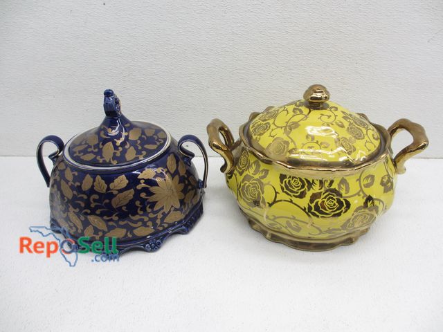 Lot 31-8101 - (2) Decorative Ceramic Serving Dishes