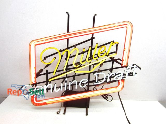 Lot 31-5390 - Miller Genuine Draft Neon Sign - Powers On/Lights