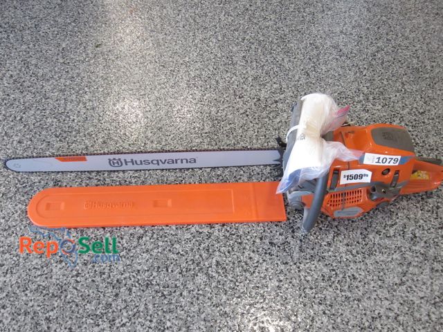 Lot 31-1079 - NEW Husqvarna 30" chainsaw 592XP