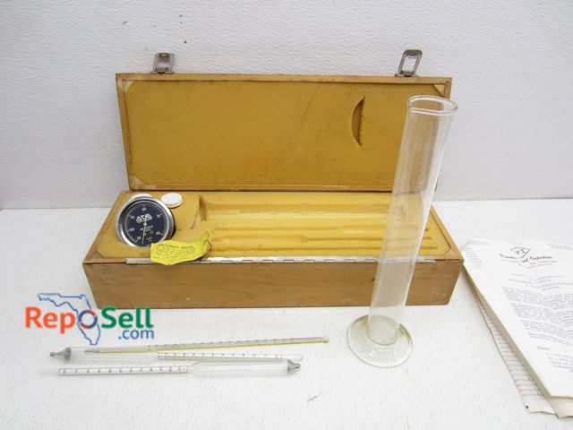 Lot 31-5233 - Kinsler Fuel Injection Test Kit