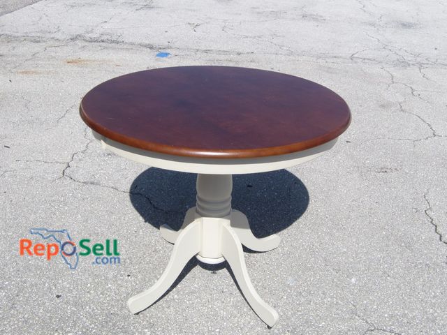 Lot 31-9167 - Small Table 29"Hx3'W