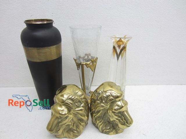 Lot 31-5261 - Decor Lot: (2) Brass Bookends And (3) Vases