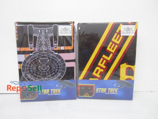 Lot 31-1214 - (2) Star Trek King Size Duvet Cover Sets