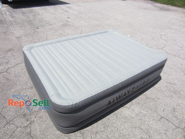 Lot 31-2432 - AlwayzAire Air-Mattress, Queen, Auto Inflate/Deflate, 19"H Inflated - Appears to Hold Air