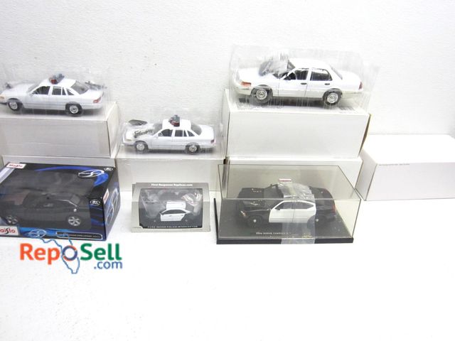 Lot 31-9515 - (8) Model Cars - Various Sizes &amp; Styles