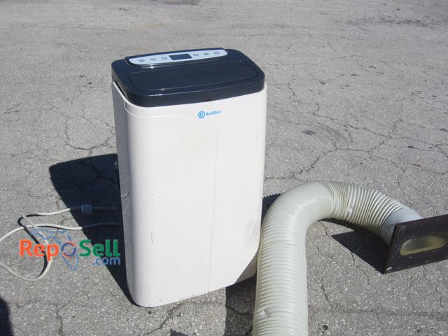 Lot 31-8340 - 14,000 BTU Rollibot AC Unit on Wheels - Powers On/Cools