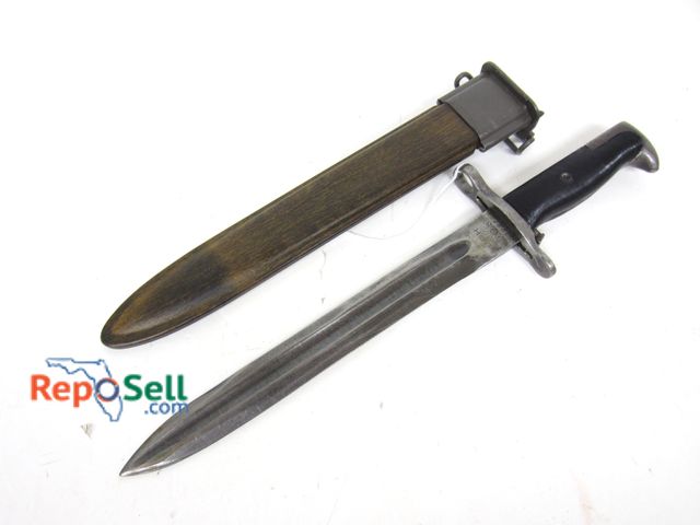Lot 31-5049 - UFH 1942 M1 Garand Bayonet with Danish HTK Scabbard