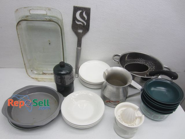 Lot 31-7160 - Kitchen/Camping Lot: Propane Tank, Bowls, Strainers, Plates, etc.