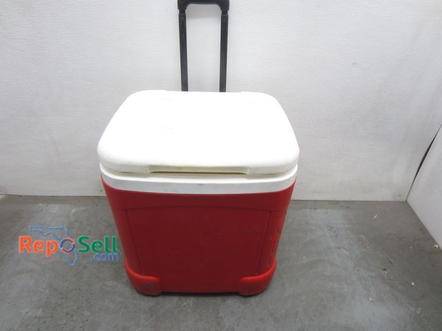 Lot 31-3216 - Igloo Cooler With Wheels, (4) Cup Holders On Lid And Drain Plug