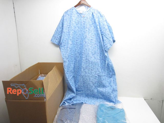 Lot 31-1178 - (20) Patient Gowns