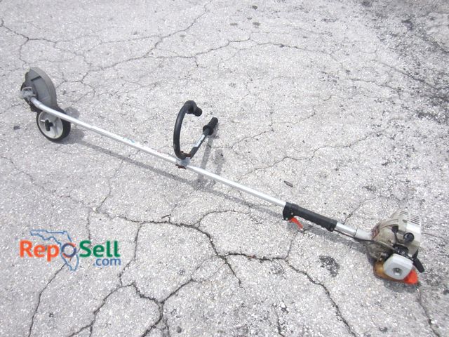 Lot 31-7073 - Echo Gas Edger #PE200 - Has Compression