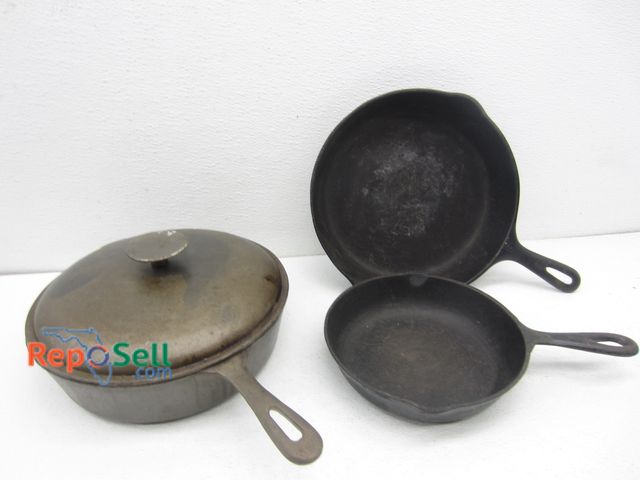 Lot 31-6095 - (3) Cast Iron Pans: 1- 8 1/2" Skillet, 1- 10 1/2" Skillet, 1- 10 1/4" Chicken Fryer w/Lid