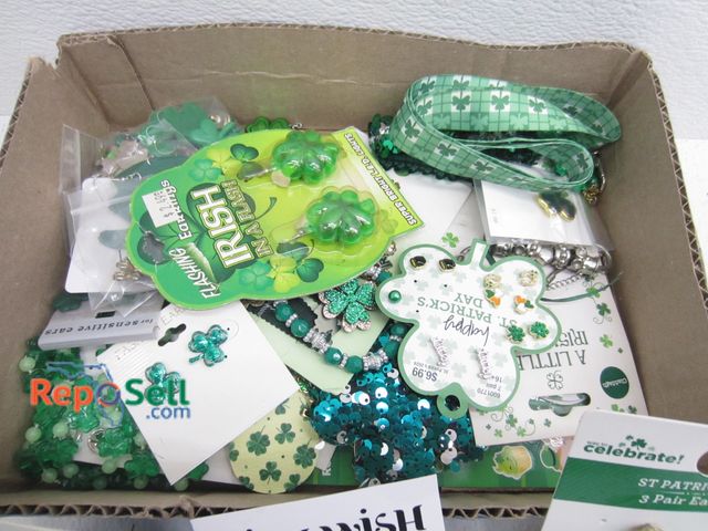 Lot 31-6261 - St Patrick's Day Jewelry