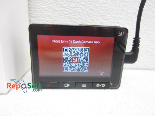 Lot 31-4220 - New Y1 Smart Dash Camera