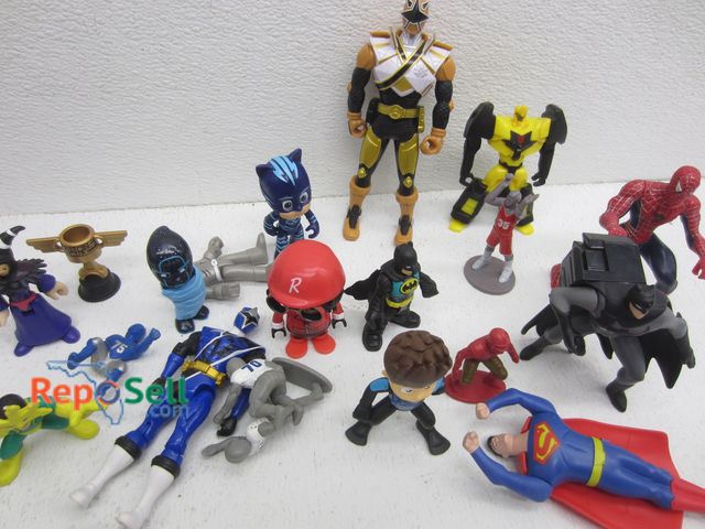 Lot 31-4108 - Lot of Super Hero Figures