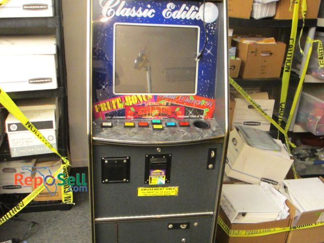 Lot 31-2098 - Classic Edition Casino Game - Powers On - No Key