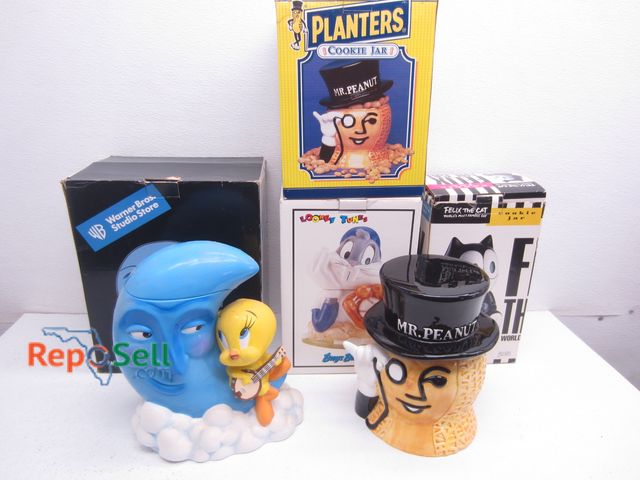 Lot 31-8430 - (4) Cookie Jars with Original Boxes: Bugs Bunny, Tweety, Felix, Mr. Peanut