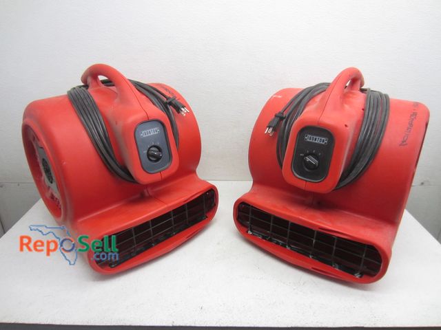 Lot 31-6182 - (2) Ironton 1 HP Air Movers #52721 - Both Power On
