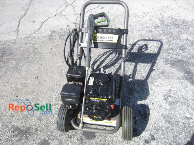Lot 31-5198 - Karcher 2800 PSI Gas Pressure Washer With Wand And Hose - Has Compression