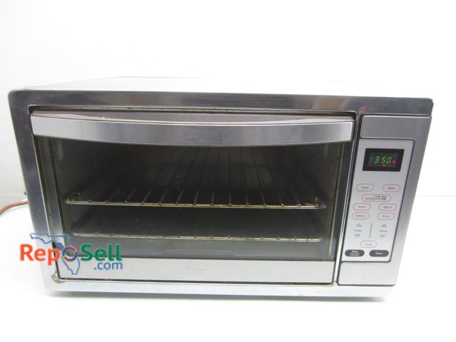 Lot 31-5305 - Oster Toaster Oven - 21.5 x 19 x 13", Powers On/Heats