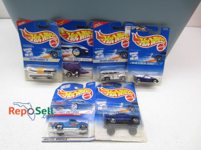 Lot 31-8355 - Approx (110) Hot Wheels from the 90s - New - TOTE INCLUDED