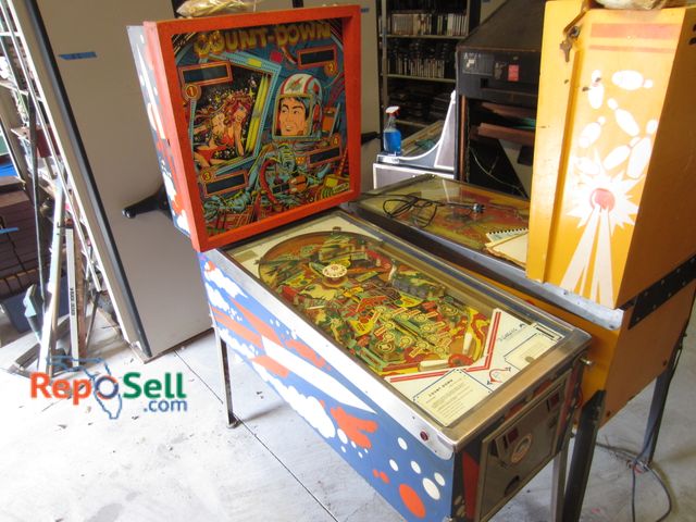 Lot 31-1176 - 1979 Count Down Pinball Machine by D. Gottlieb &amp; Co Serial # 07800 Powers on, No Keys, Counters/...