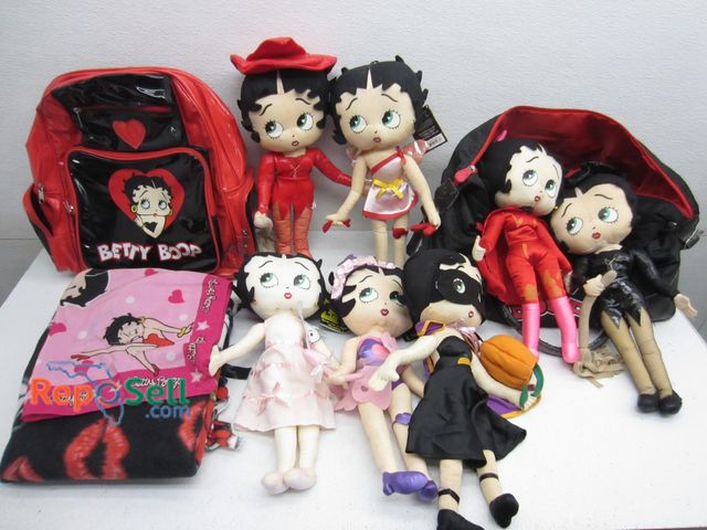Lot 31-9303 - Betty Boop Collectables: Backpack, Plush Figures etc