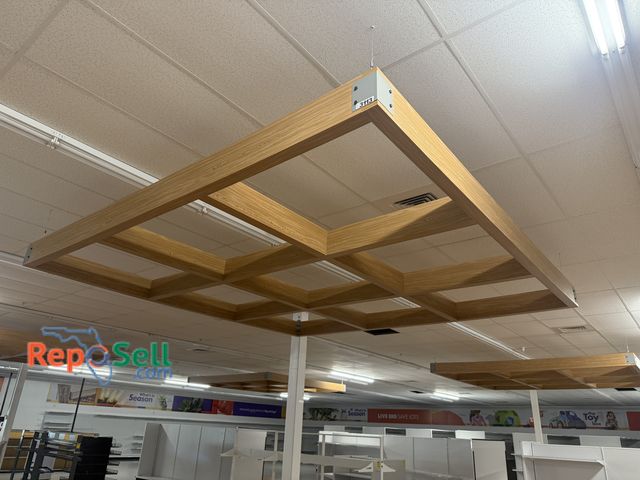 Lot 31-3113 - 12ft x 12ft  Foam/Laminate Ceiling Accent, Light Weight - Buyer Must Remove