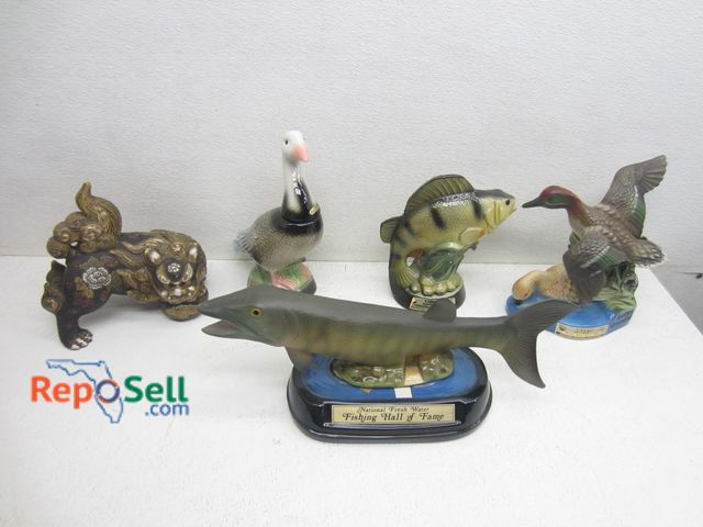 Lot 31-9164 - (3) Vintage Jim Beam Decanters And Ceramic Fo Dog