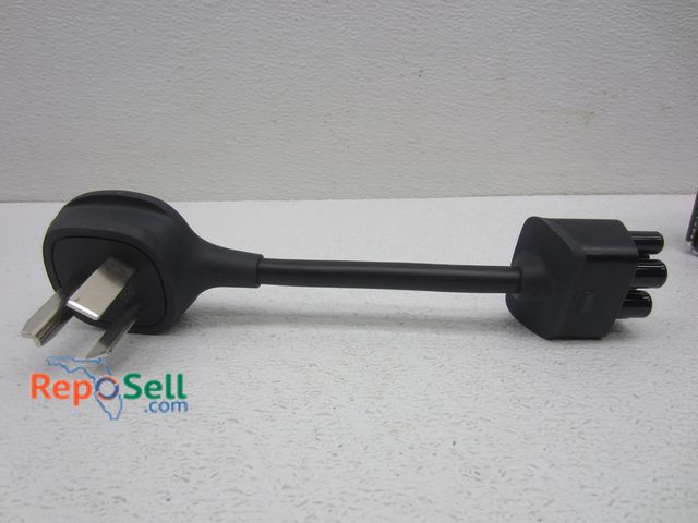 Lot 31-3233 - Tesla Mobile Connector Adapter