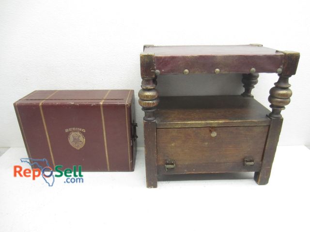 Lot 31-6090 - Leather Top Smoking Table And Bering Cigar Box