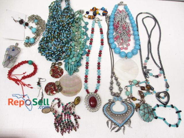 Lot 31-5024 - Costume and Turquoise Jewelry