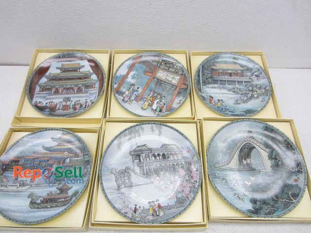 Lot 31-2392 - (6) Imperial Indonesian Porcelain Collector Plates with Boxes